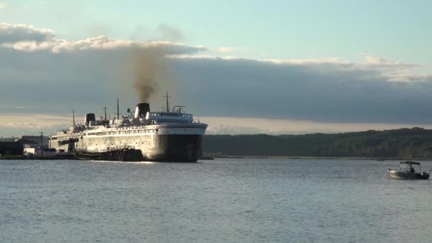 Badger Ferry Los Grandes Lagos Encuentra Puerto Cerca Ludington Michigan — Vídeo de stock