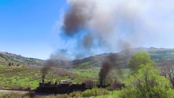 Ταξιδεύοντας Πλάνο Των Cumbres Και Toltec Ατμοκίνητος Τρένο Κινείται Μέσα — Αρχείο Βίντεο