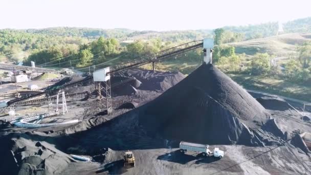 Good aerial over a coal mine in West Virginia. — Stock Footage Good Aerial Coal Mine West Virginia Stock Footage