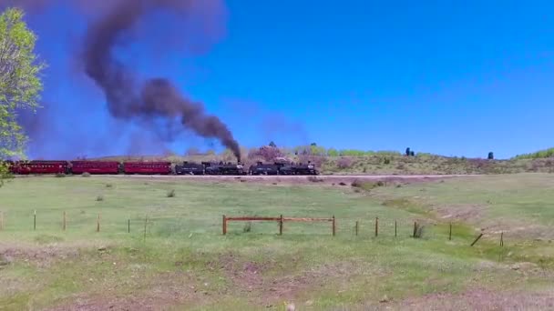 Ταξιδεύοντας Πλάνο Των Cumbres Και Toltec Ατμοκίνητος Τρένο Κινείται Μέσα — Αρχείο Βίντεο