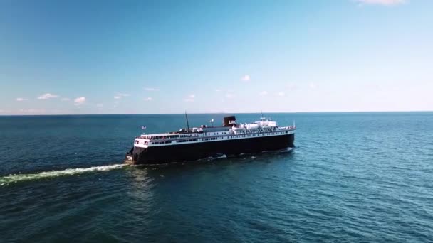 Aéreo Sobre Barco Balsa Badger Viajando Lago Michigan — Vídeo de Stock