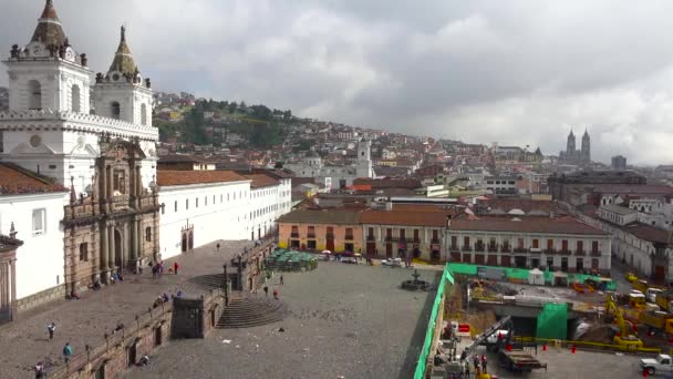 Tiro Estabelecimento Bonito Quito Equador Com Igreja São Francisco Primeiro — Vídeo de Stock