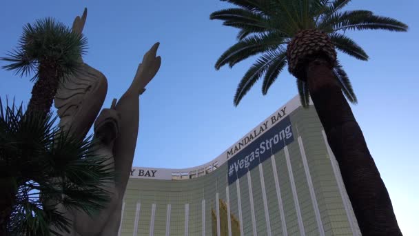 2017 Lage Hoek Van Het Mandalay Bay Hotel Met Groot — Stockvideo