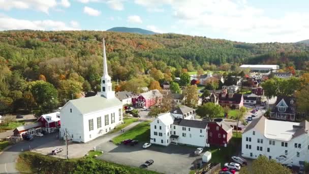 Vacker Antenn Över Stowe Vermont Fångar Perfekt Småstad Amerika Eller — Stockvideo