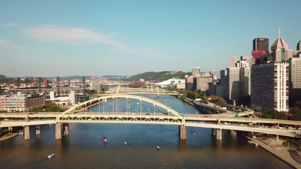 Krásný Vzduch Přes Mosty Řece Monongahela Pittsburghu Pensylvánie Centra Panorama — Stock video
