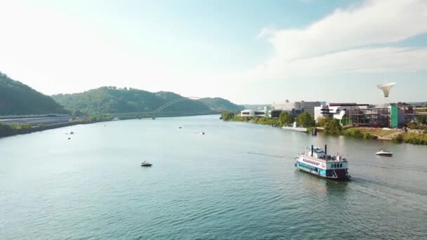 Aerial Paddlewheel Tourist Boat Monongahela River Pittsburgh Pennsylvania — Stock Video