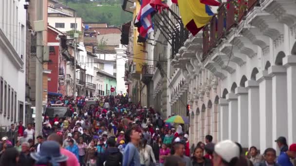 Nagyon Nagy Tömeg Nyüzsög Quito Ecuador Belvárosának Utcáin Szieszta Időben — Stock videók