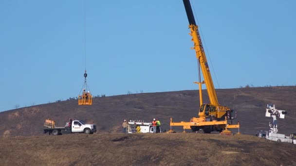 Sce Telephone Lineman Maintenance Crew Works Power Lines Burned Hills — Stock Video