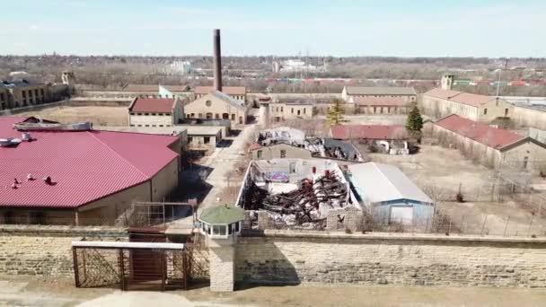 Aerial Derelict Abandoned Joliet Prison Jail Historic Site Construction 1880S — Stock Video