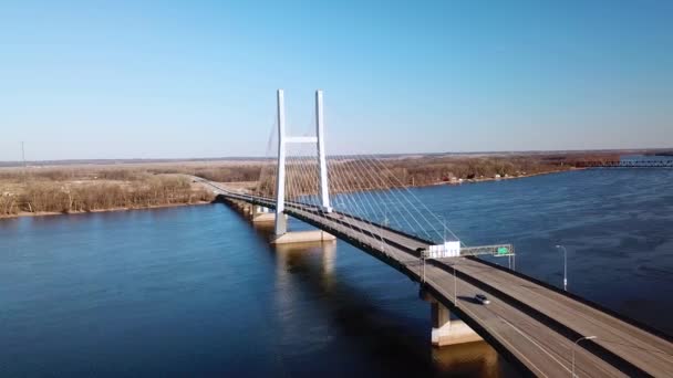 Luchtfoto Van Een Hangbrug Mississippi Rivier Bij Burlington Iowa Suggereert — Stockvideo