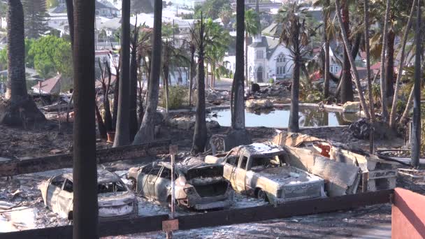 Destroyed Remains Vast Apartment Complex Charred Vehicles Overlooking City Ventura — Stock Video