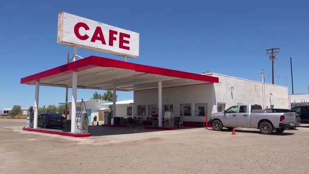 Establecimiento Una Estación Gas Solitaria Desierta Café Motel Desierto Mojave — Vídeos de Stock