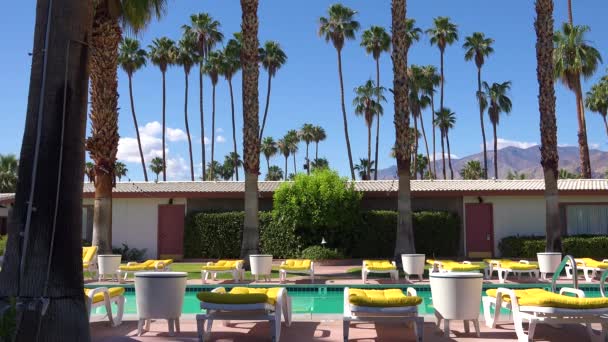 Establecimiento Tiro Clásico Motel Retro Palm Springs Los Ángeles California — Vídeo de stock