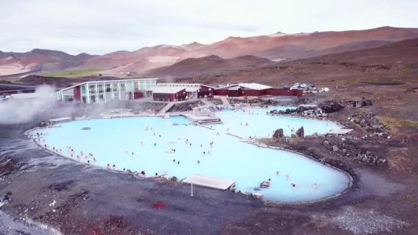 Una Antena Sobre Balneario Termal Público Islandia Cerca Myvatn Uso — Vídeo de stock