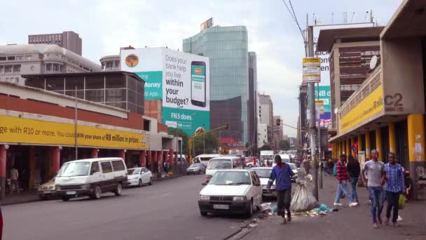 Mensen Lopen Straat Het Centrum Zakelijke Wijk Van Johannesburg Zuid — Stockvideo