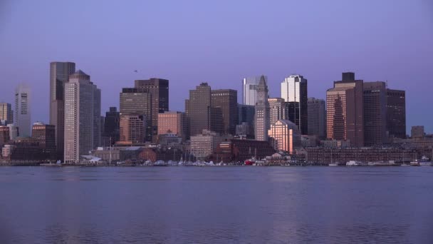 Skyline Del Centro Boston Massachusetts Por Noche Atardecer — Vídeo de stock