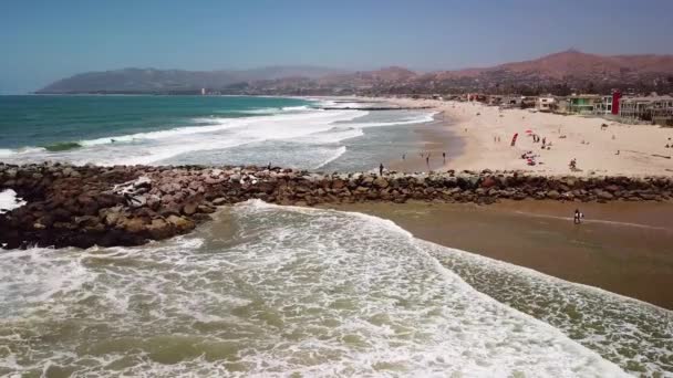 夏季空中飞越加州南部海滩的景象 — 图库视频影像