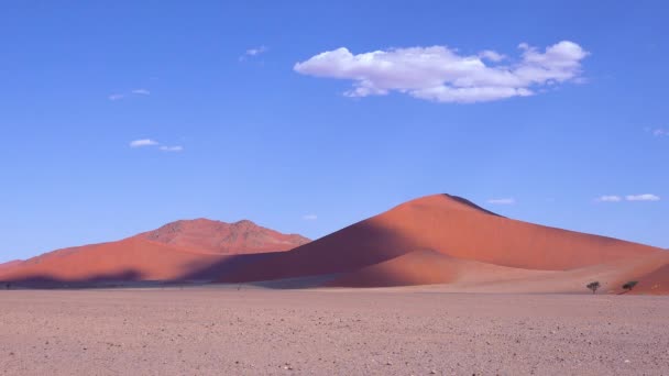Establecimiento Plano Del Parque Nacional Namib Naukluft Con Dunas Nubes — Vídeos de Stock