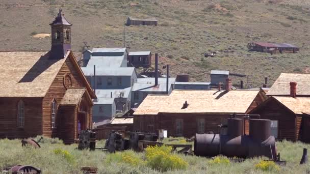 Vista Panorámica Edificios Pueblo Montaña Durante Día — Vídeo de stock