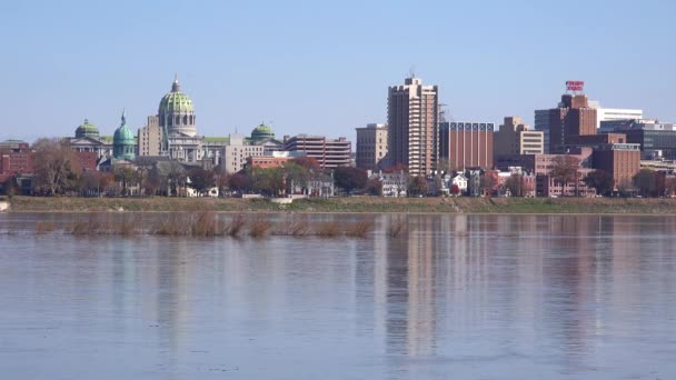 Buena Toma Posición Harrisburg Capital Pensilvania Primer Plano Del Río — Vídeos de Stock