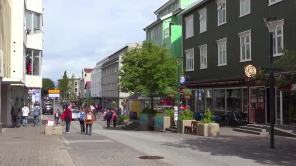 Opname Van Schilderachtige Straten Van Akureyri Ijsland — Stockvideo