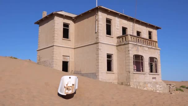 Esterno Che Stabilisce Colpo Edifici Abbandonati Nel Deserto Del Namib — Video Stock