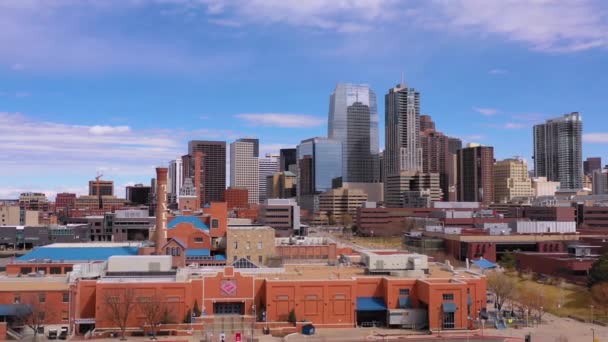 Bra Antenn Centrala Denver Colorado Affärsdistrikt Och Upprättande Skyline — Stockvideo