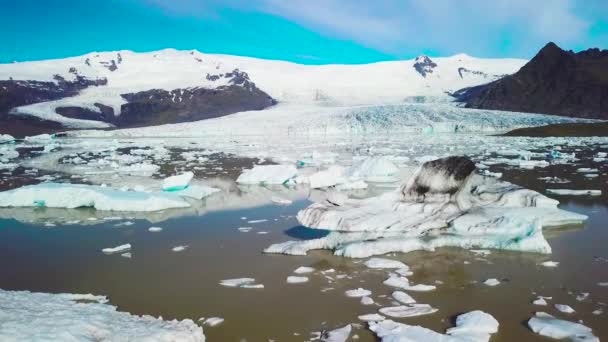 Powolne Napowietrzanie Ogromnej Laguny Lodowcowej Wypełnionej Górami Lodowymi Fjallsarlon Islandii — Wideo stockowe