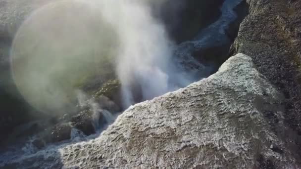 世界で最も注目すべき滝の一つであるアイスランドのディトフォス上空 — ストック動画
