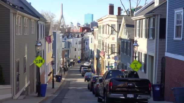 Establecimiento Plano Apartamentos Calles Bunker Hill Boston Massachusetts Con Leonard — Vídeos de Stock