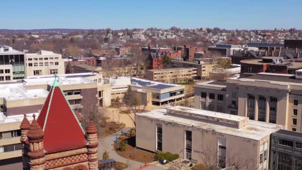 空中飞越哈佛大学校区和哈佛法学院 — 图库视频影像