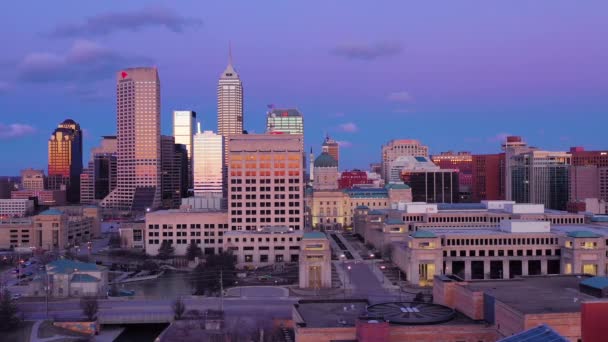 Bella Antenna Drone Del Centro Indianapolis Indiana Tramonto Notte — Video Stock