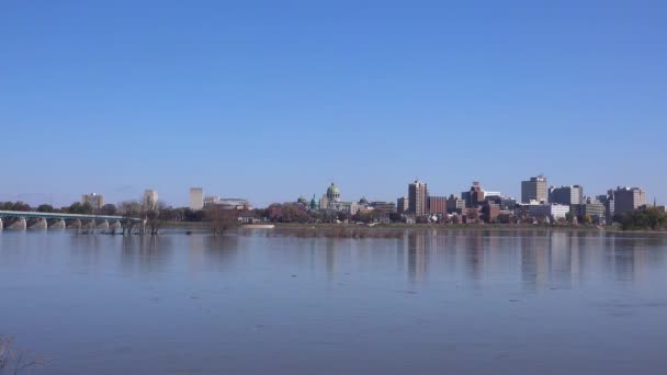 Buena Toma Posición Harrisburg Capital Pensilvania Primer Plano Del Río — Vídeos de Stock