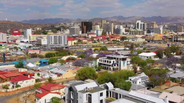 Aéreo Sobre Centro Cidade Distrito Central Negócios Windhoek Namíbia Capital — Vídeo de Stock