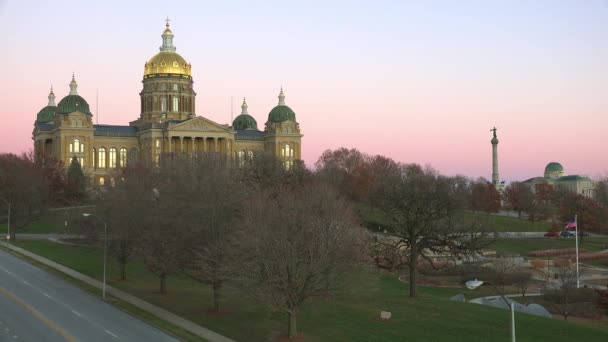 Bâtiment Capitale État Des Moines Iowa Crépuscule — Video