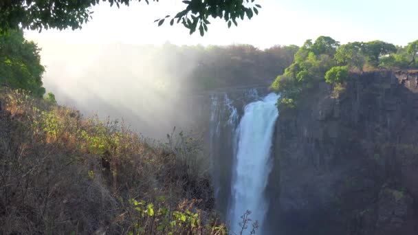 Cataratas Victoria Nieblas Que Elevan Primer Plano Desde Lado Zimbabwe — Vídeo de stock