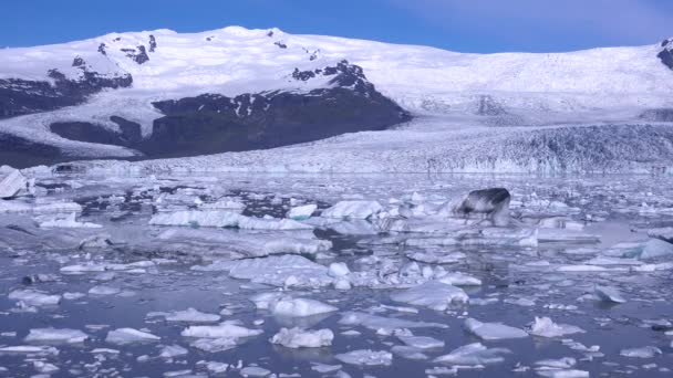 Die Riesige Mit Eisbergen Gefüllte Gletscherlagune Bei Fjallsarlon Island Deutet — Stockvideo