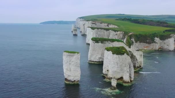 Prachtige Antenne Witte Kliffen Van Dover Bij Old Harrys Rocks — Stockvideo