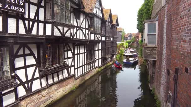 Kayakers Fila Sotto Vecchio Ponte Nella Città Canterbury Regno Unito — Video Stock
