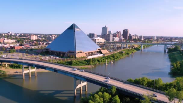 Stacionární Anténa Mud Islandu Memphis Tennessee Panoramatem Centru Memphiskou Pyramidou — Stock video