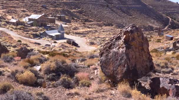 2019 Etablering Cerro Gordo Spökstad Bergen Ovanför Owens Valley Och — Stockvideo