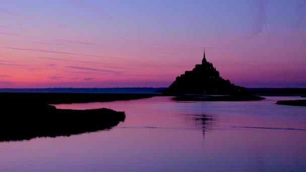 Monastère Mont Saint Michel France Crépuscule Nuit Dans Lumière Pourpre — Video