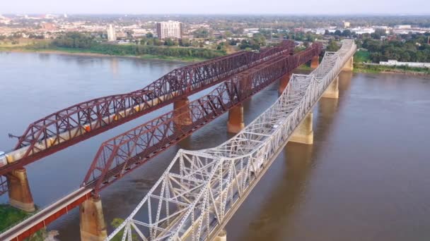 Antenn Landmärke Tre Stålbroar Över Mississippi Floden Med Memphis Tennessee — Stockvideo