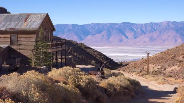 2019 Etablering Cerro Gordo Spökstad Bergen Ovanför Owens Valley Och — Stockvideo