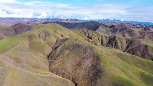 2020 Anténa Nad Tichomořskými Pobřežními Zelenými Kopci Horami Venturou Kalifornie — Stock video
