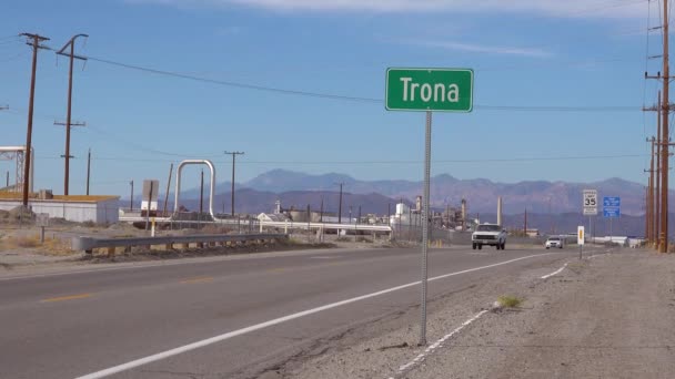 2020 Etablera Skott Staden Trona Kalifornien — Stockvideo