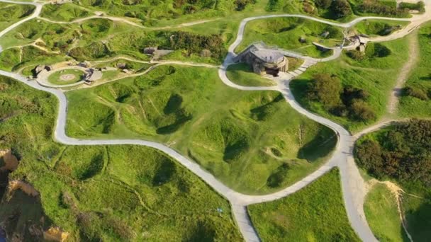 Antenn Över Pointe Hoc Normady Frankrike Dag Webbplats Fickmärkt Med — Stockvideo