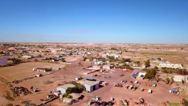 Aerial Drone Shot Reveals Outback Bush Opal Mining Town Coober — Stock Video