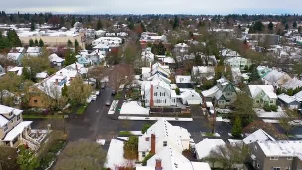 Luchtfoto Boven Besneeuwde Winterbuurt Portland Oregon — Stockvideo