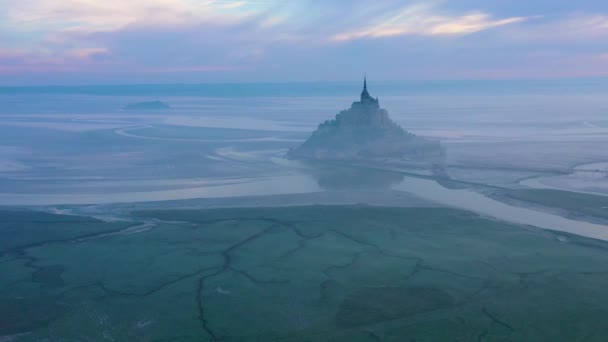 Sabahın Erken Saatlerinde Sis Siste Mont Saint Michel Fransa Nın — Stok video